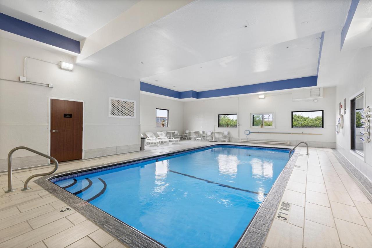 Comfort Inn & Suites St Louis-Hazelwood Zewnętrze zdjęcie