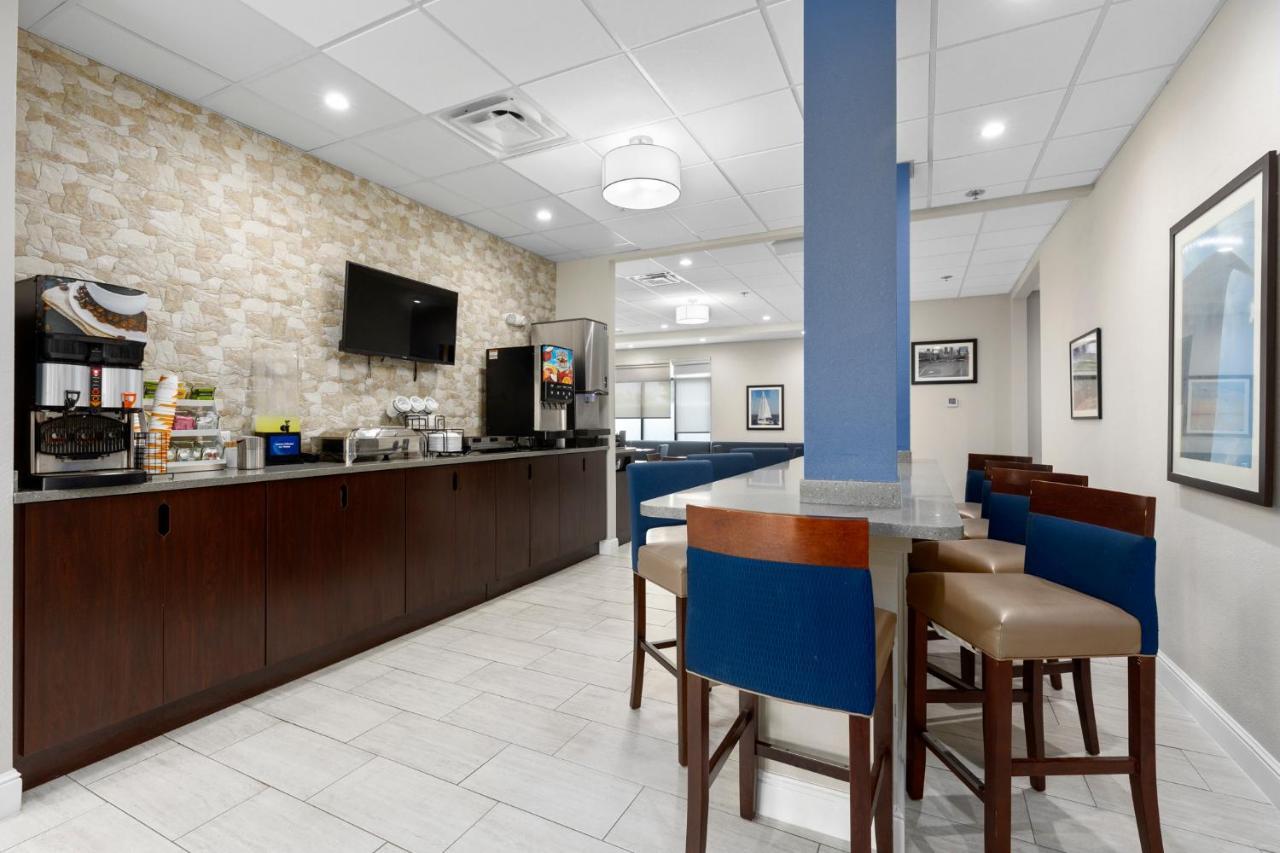 Comfort Inn & Suites St Louis-Hazelwood Zewnętrze zdjęcie