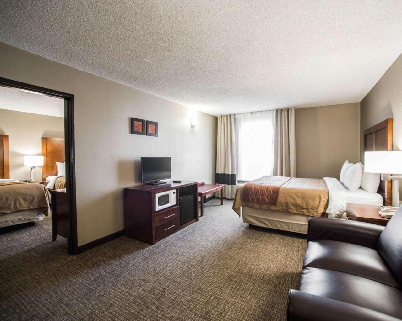 Comfort Inn & Suites St Louis-Hazelwood Zewnętrze zdjęcie